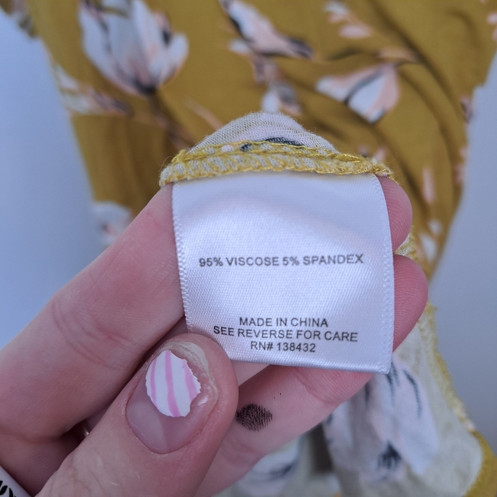Modcloth Yellow White Floral Stretchy Girly Dainty Spring Cute Shirt Size 2X - Picture 5 of 7